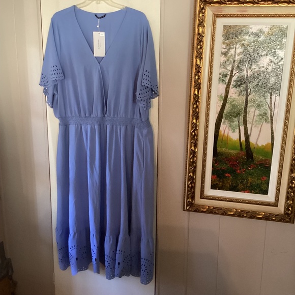 BloomChic Blue Flutter Sleeve Elastic Waist Laser Cut Hem Dress Size 28 - Picture 2 of 7